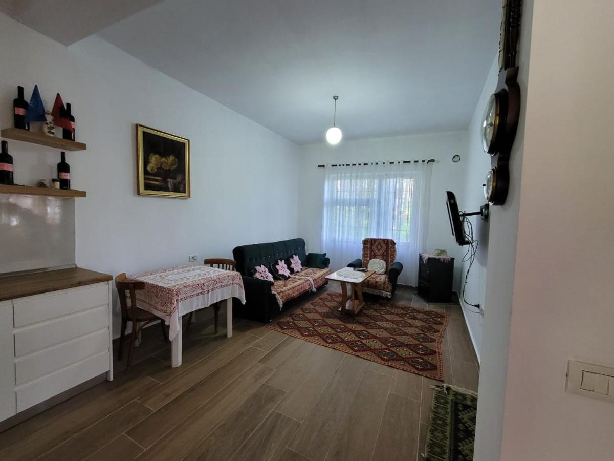 Bujtinat Skenderi Gjinar 2 Villa Luaran gambar
