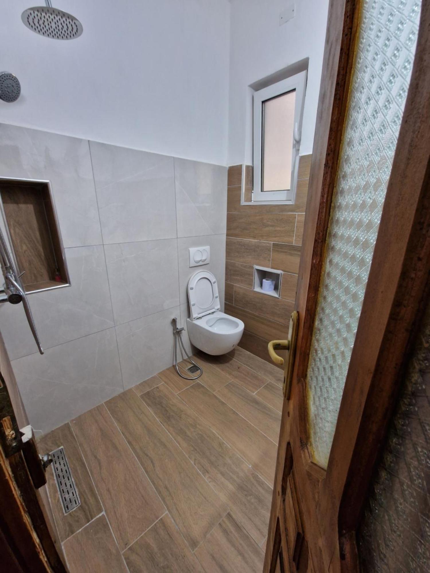 Bujtinat Skenderi Gjinar 2 Villa Bilik gambar